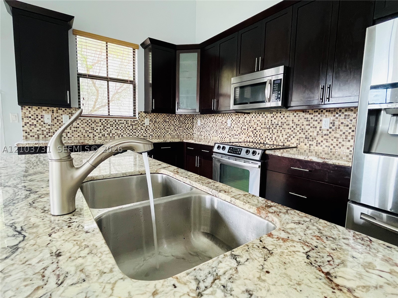 8377 NW 39th Ct, Cooper City FL 33024