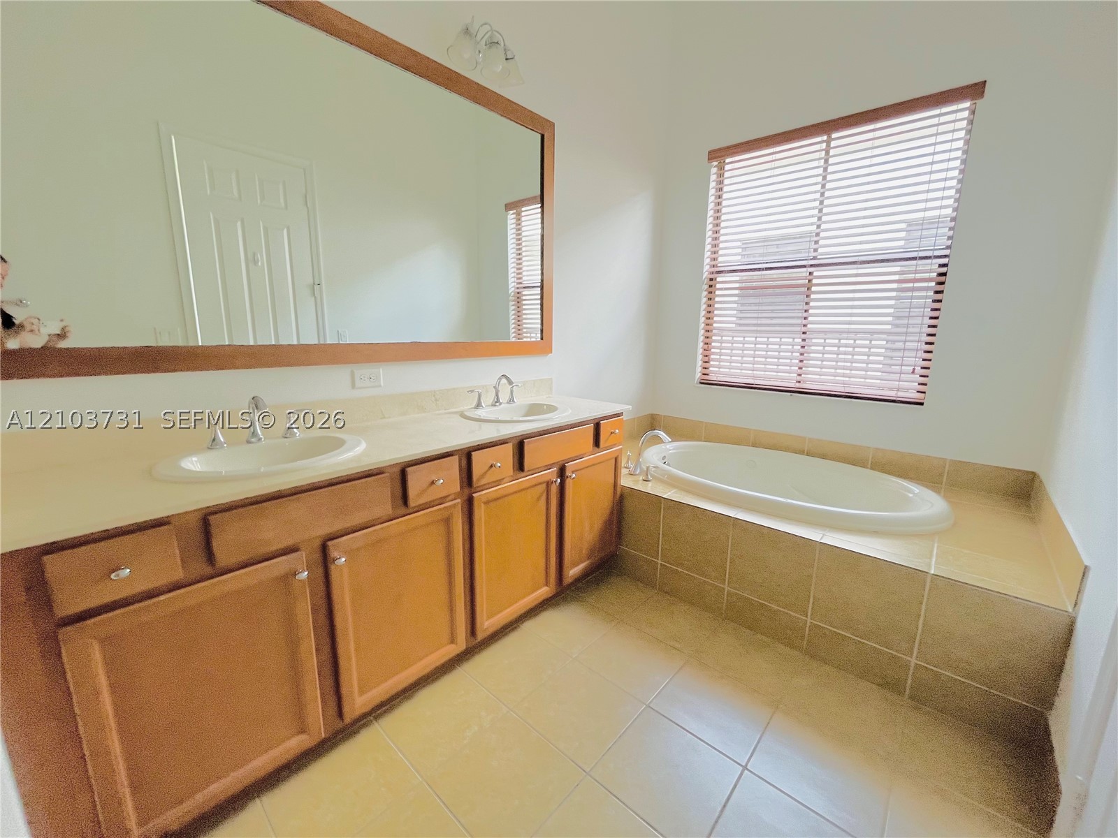8377 NW 39th Ct, Cooper City FL 33024