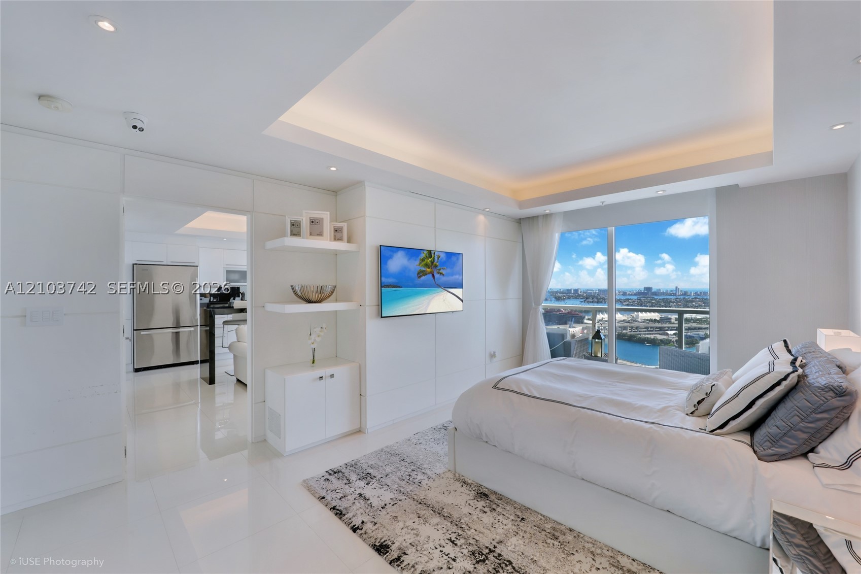 253 NE 2nd St #3405, Miami FL 33132