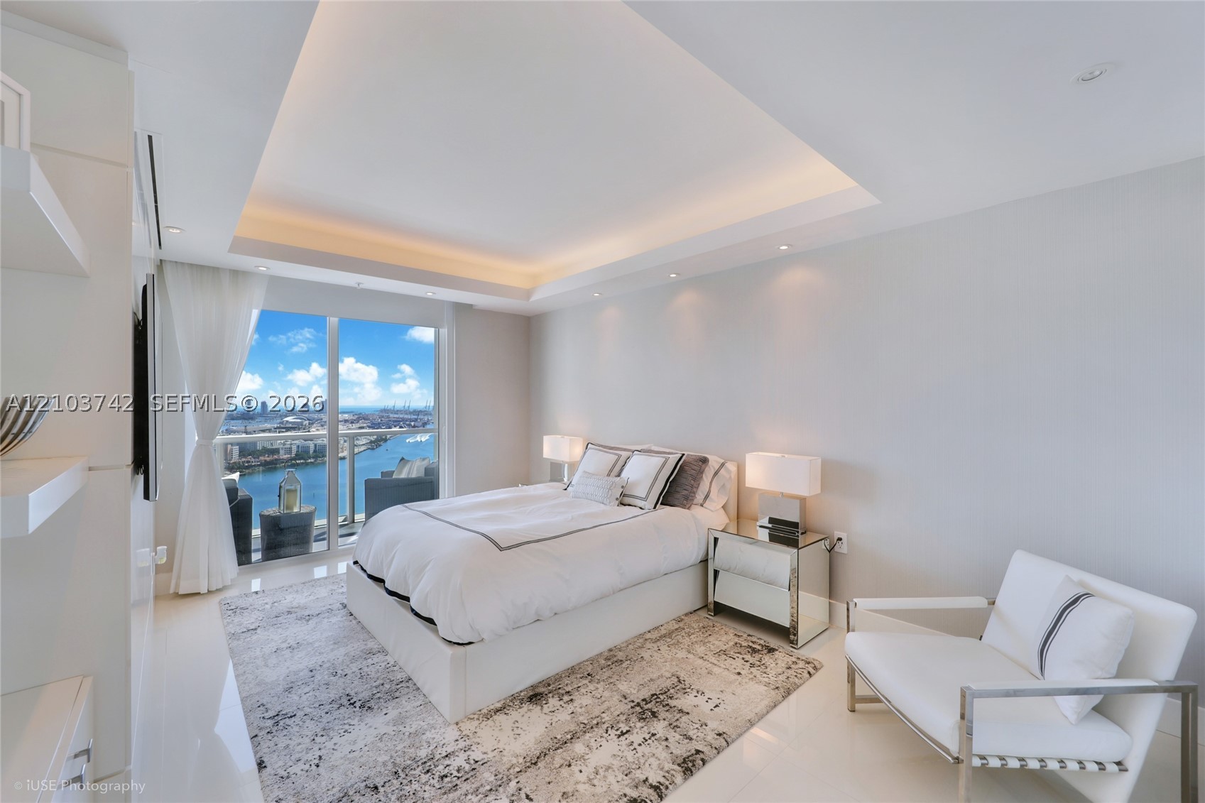 253 NE 2nd St #3405, Miami FL 33132
