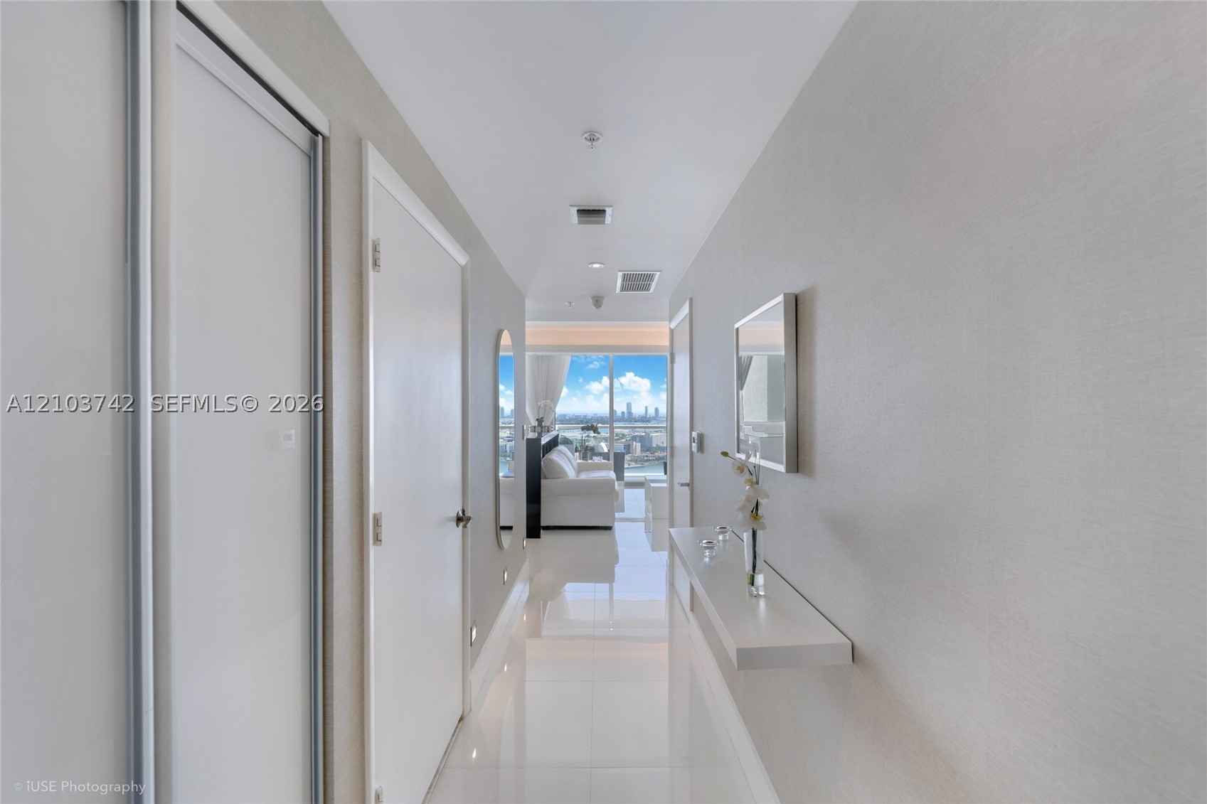 253 NE 2nd St #3405, Miami FL 33132