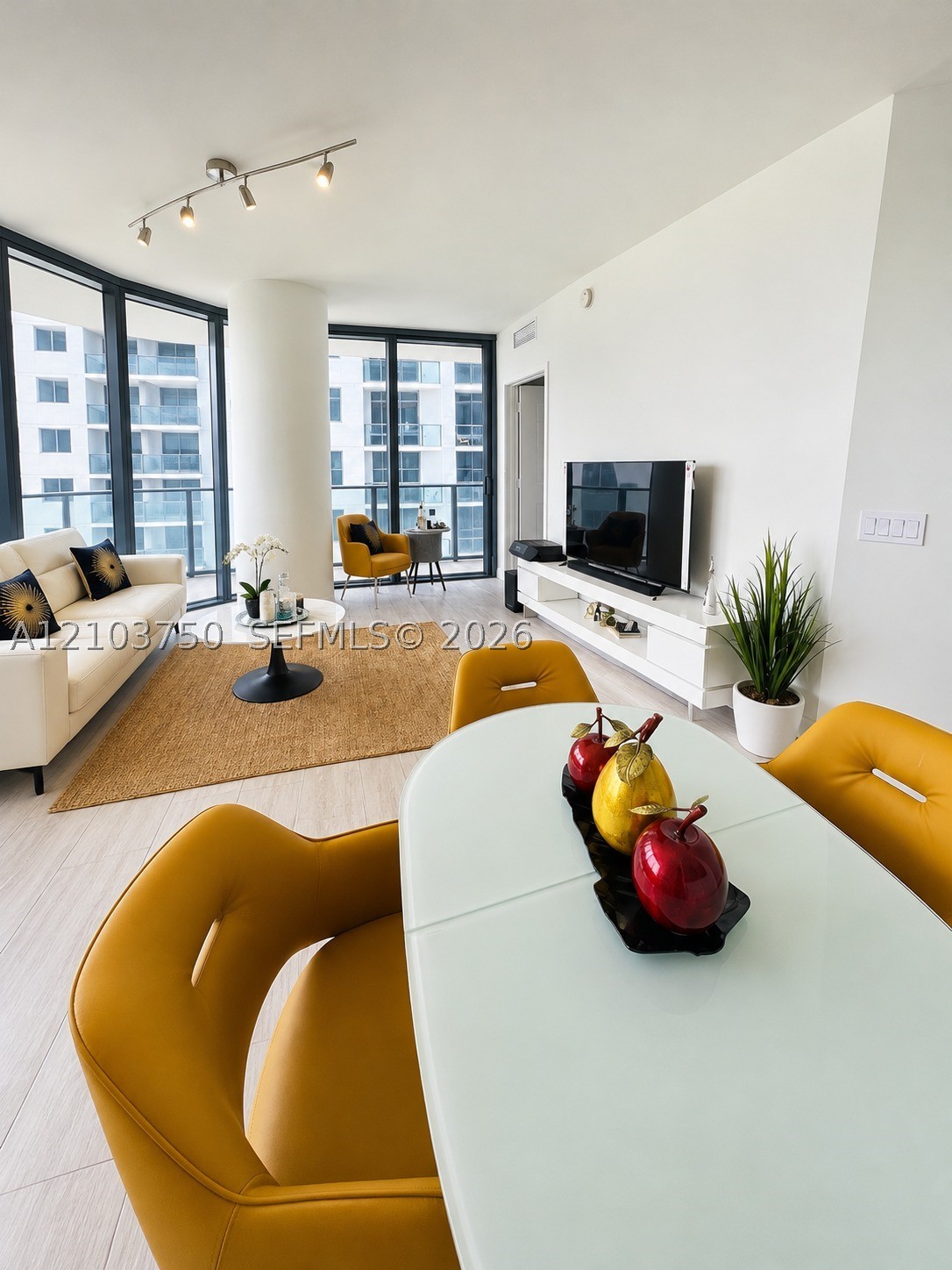 55 SW 9th St #3308, Miami FL 33130