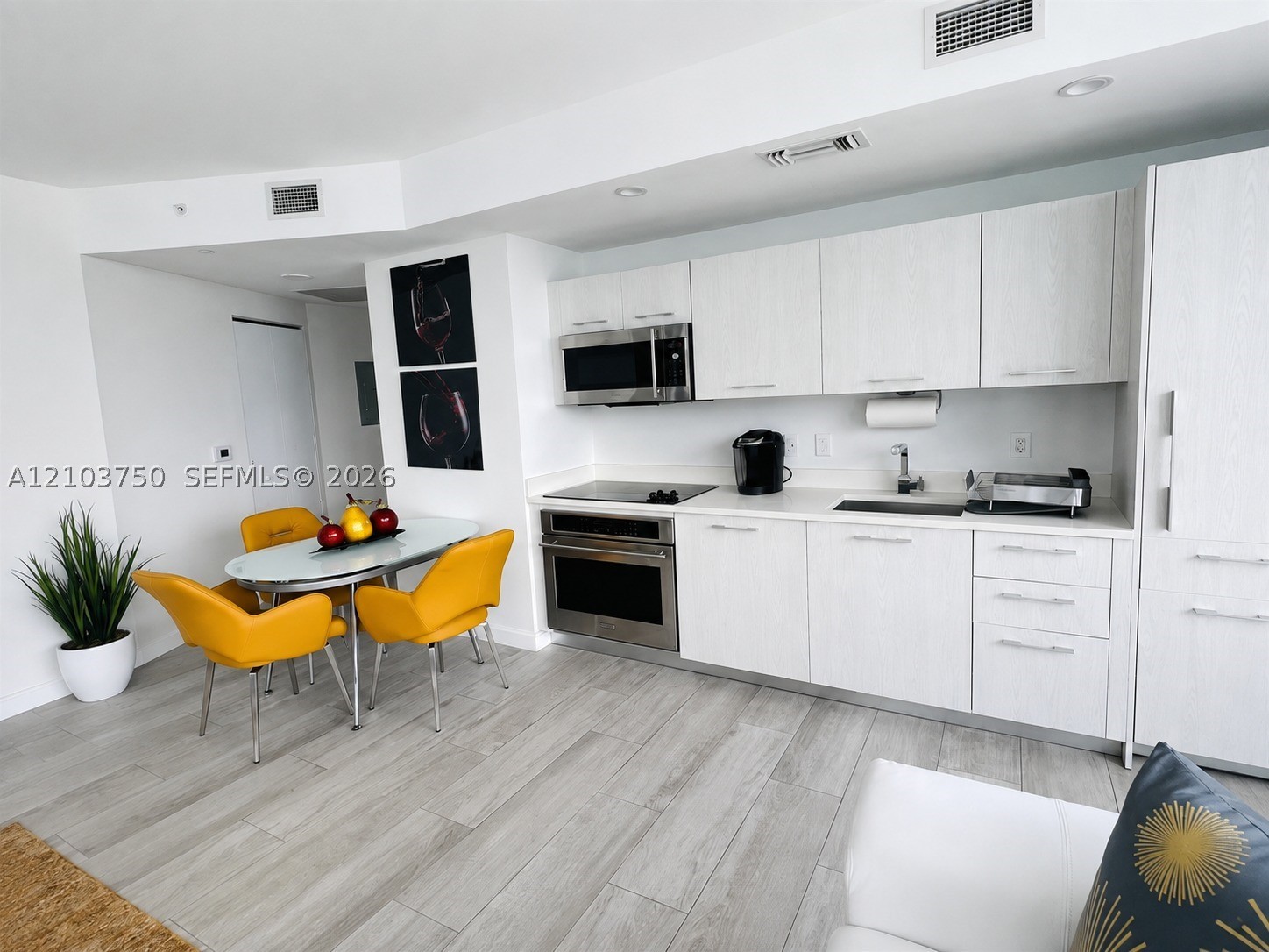 55 SW 9th St #3308, Miami FL 33130