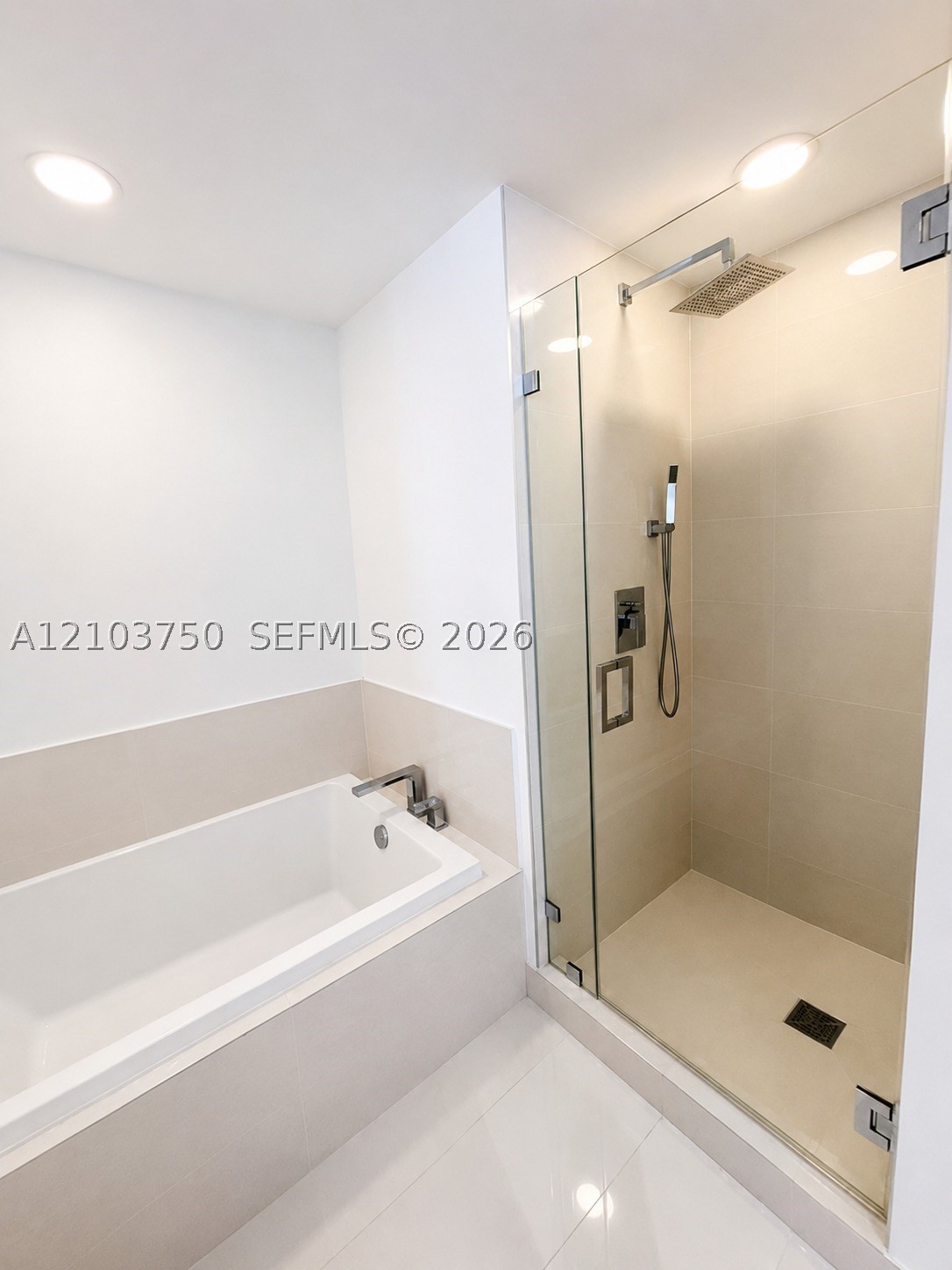 55 SW 9th St #3308, Miami FL 33130
