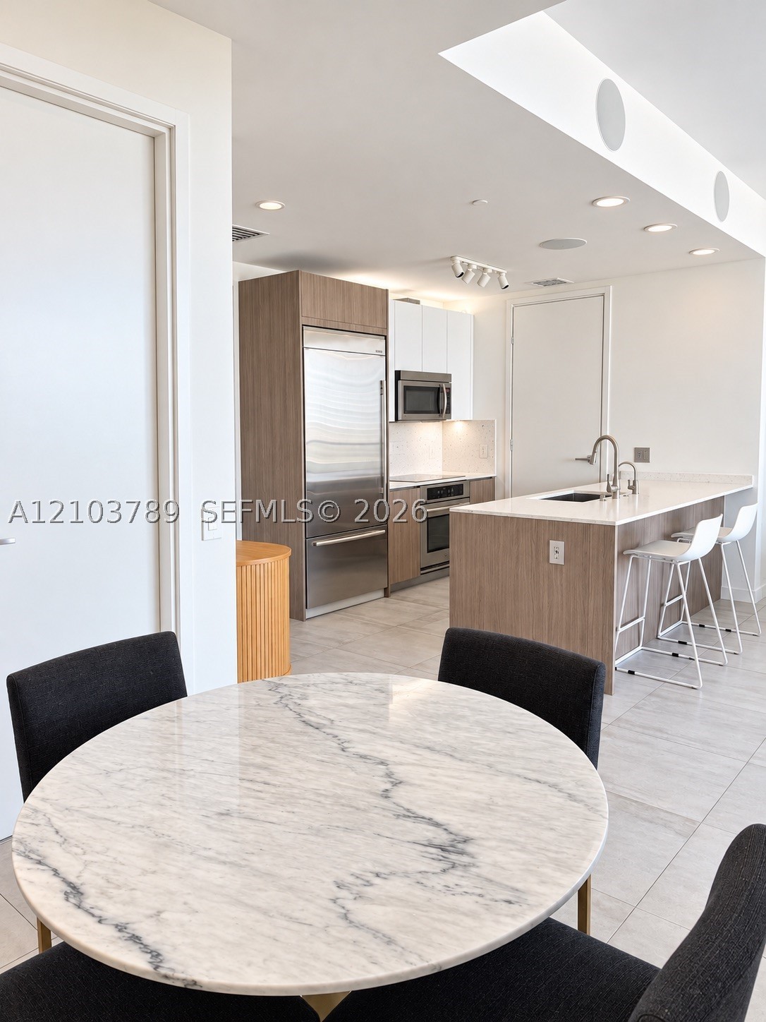 1300 Brickell Bay Dr #3805, Miami FL 33131