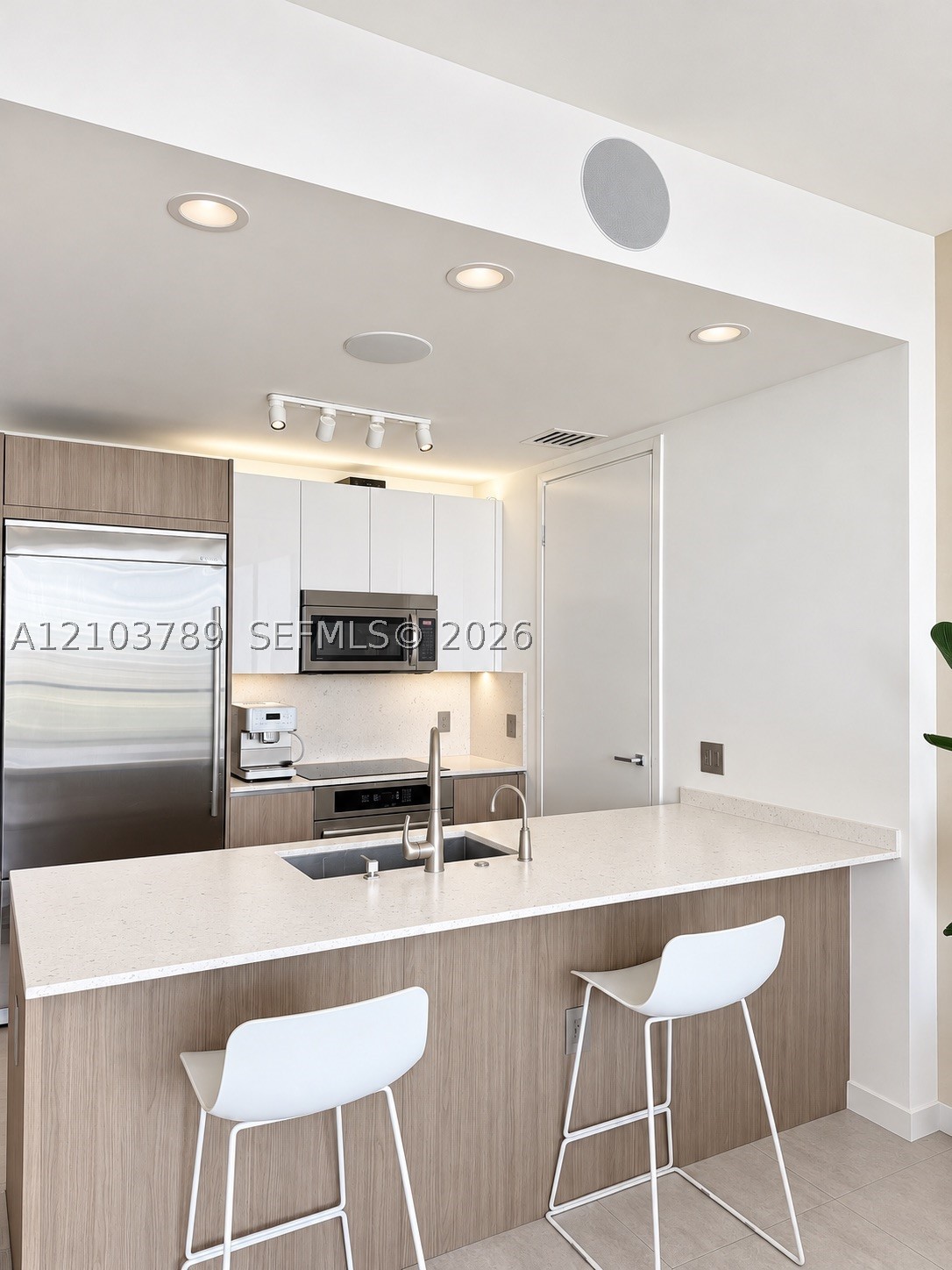 1300 Brickell Bay Dr #3805, Miami FL 33131