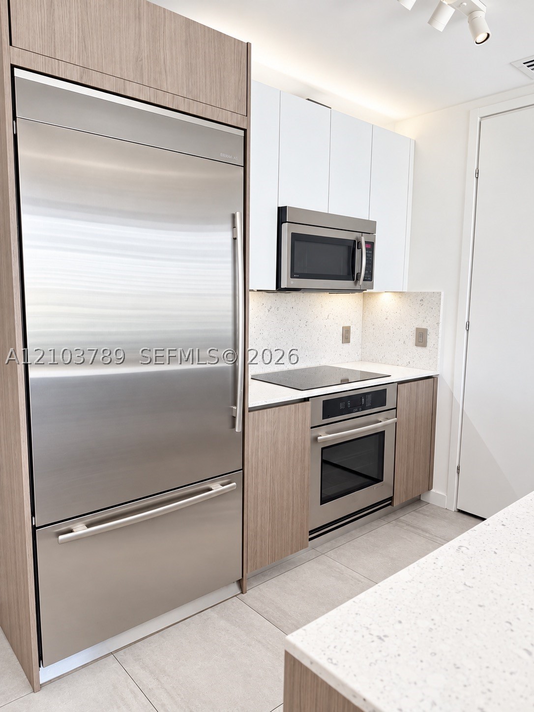1300 Brickell Bay Dr #3805, Miami FL 33131