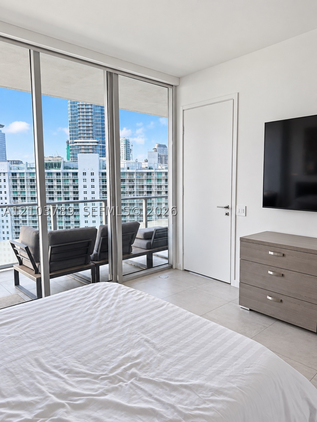 1300 Brickell Bay Dr #3805, Miami FL 33131