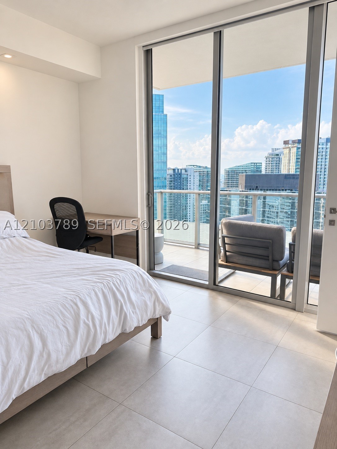 1300 Brickell Bay Dr #3805, Miami FL 33131