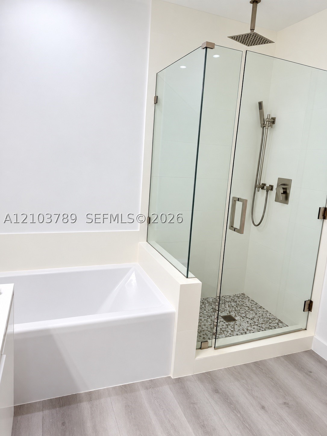 1300 Brickell Bay Dr #3805, Miami FL 33131