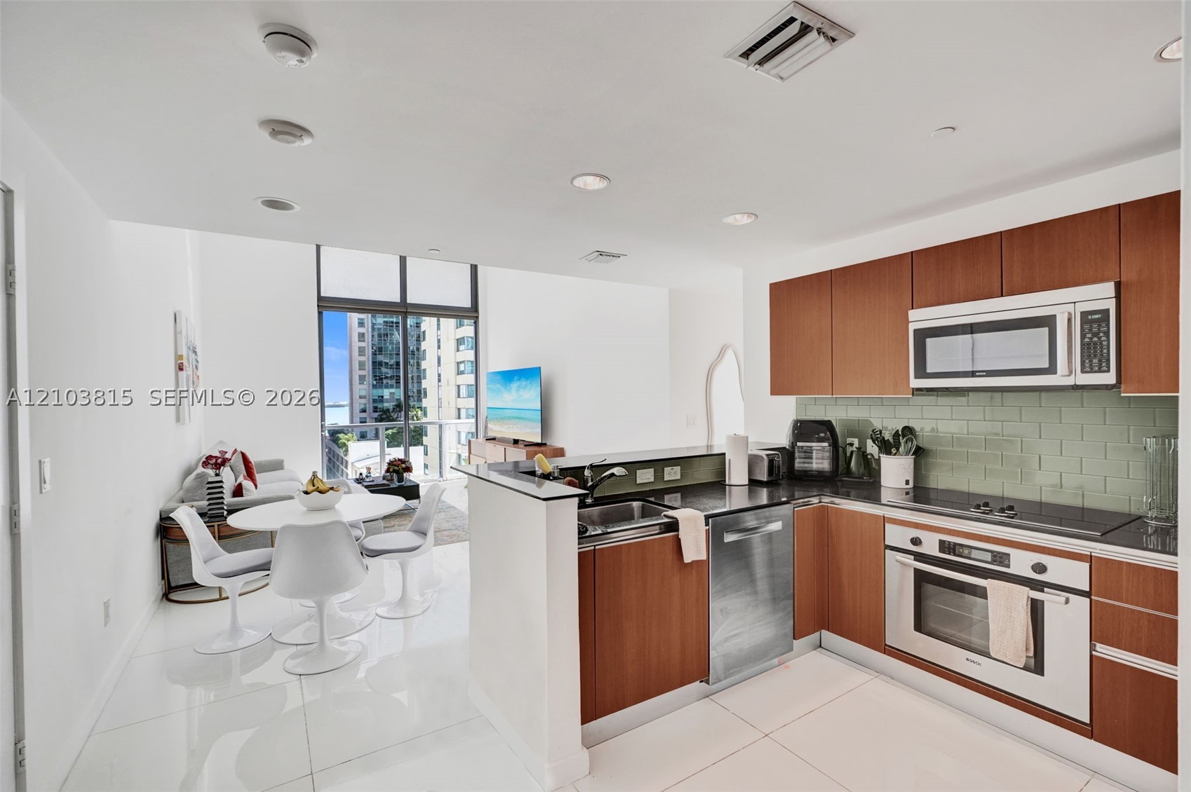 1060 Brickell Ave #1207, Miami FL 33131