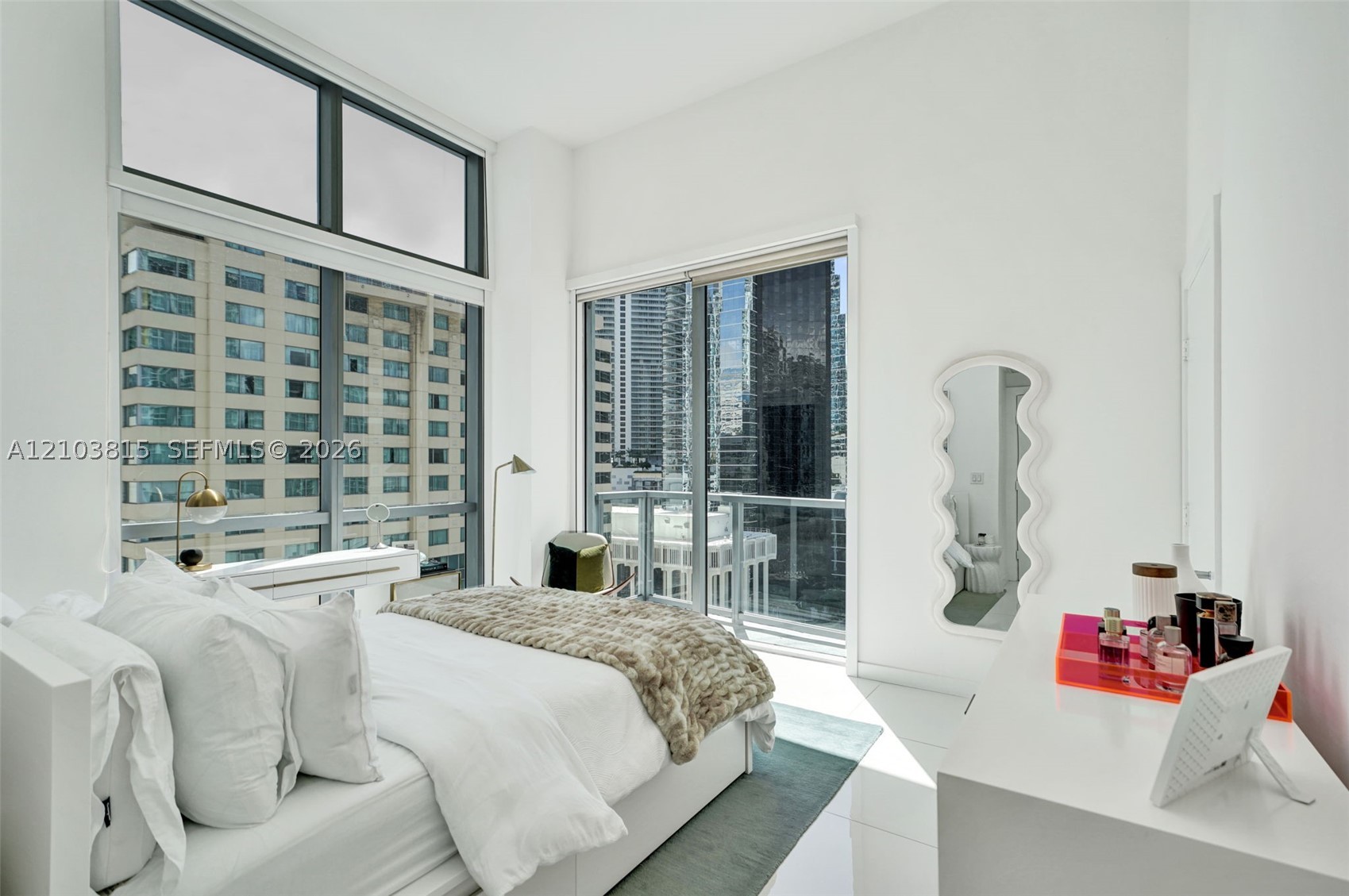 1060 Brickell Ave #1207, Miami FL 33131