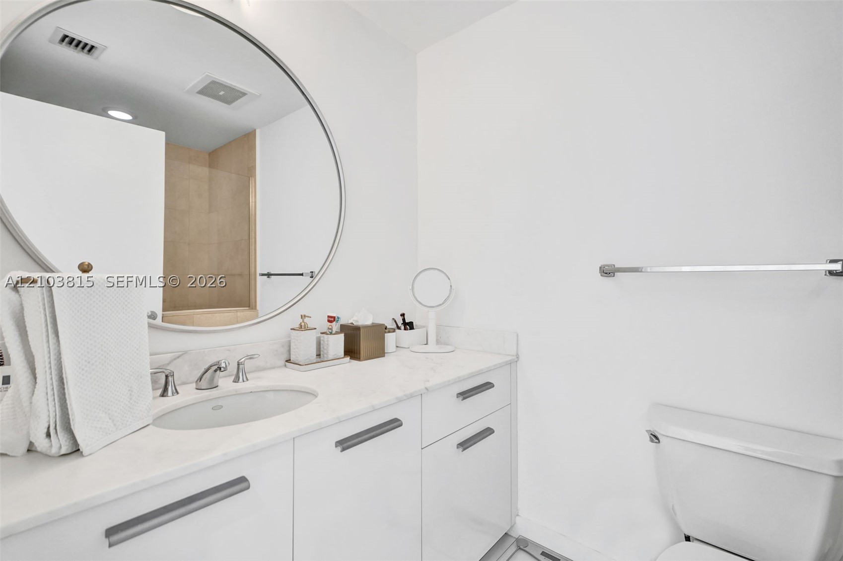 1060 Brickell Ave #1207, Miami FL 33131