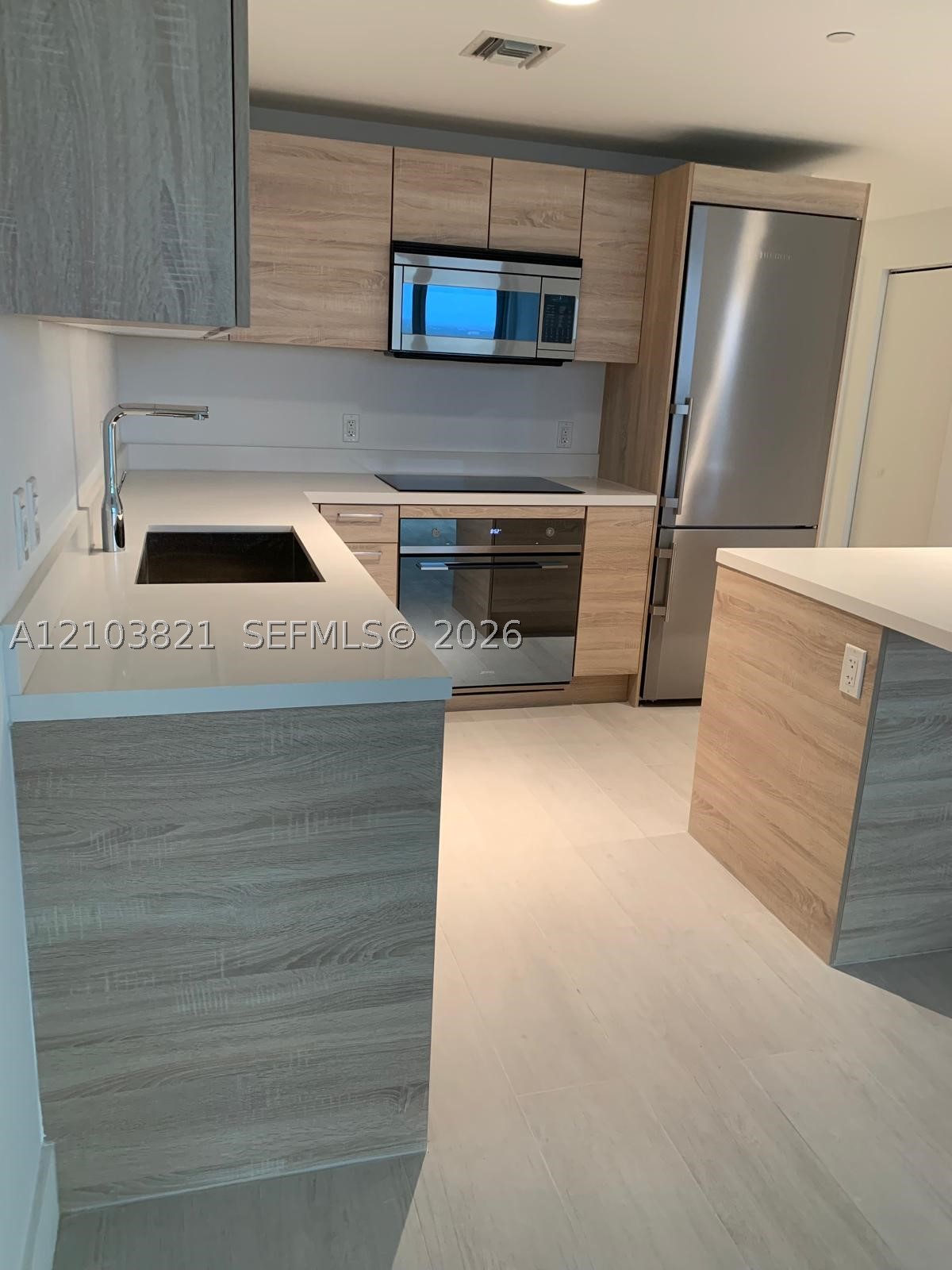 16385 Biscayne Blvd #2302, North Miami Beach FL 33160