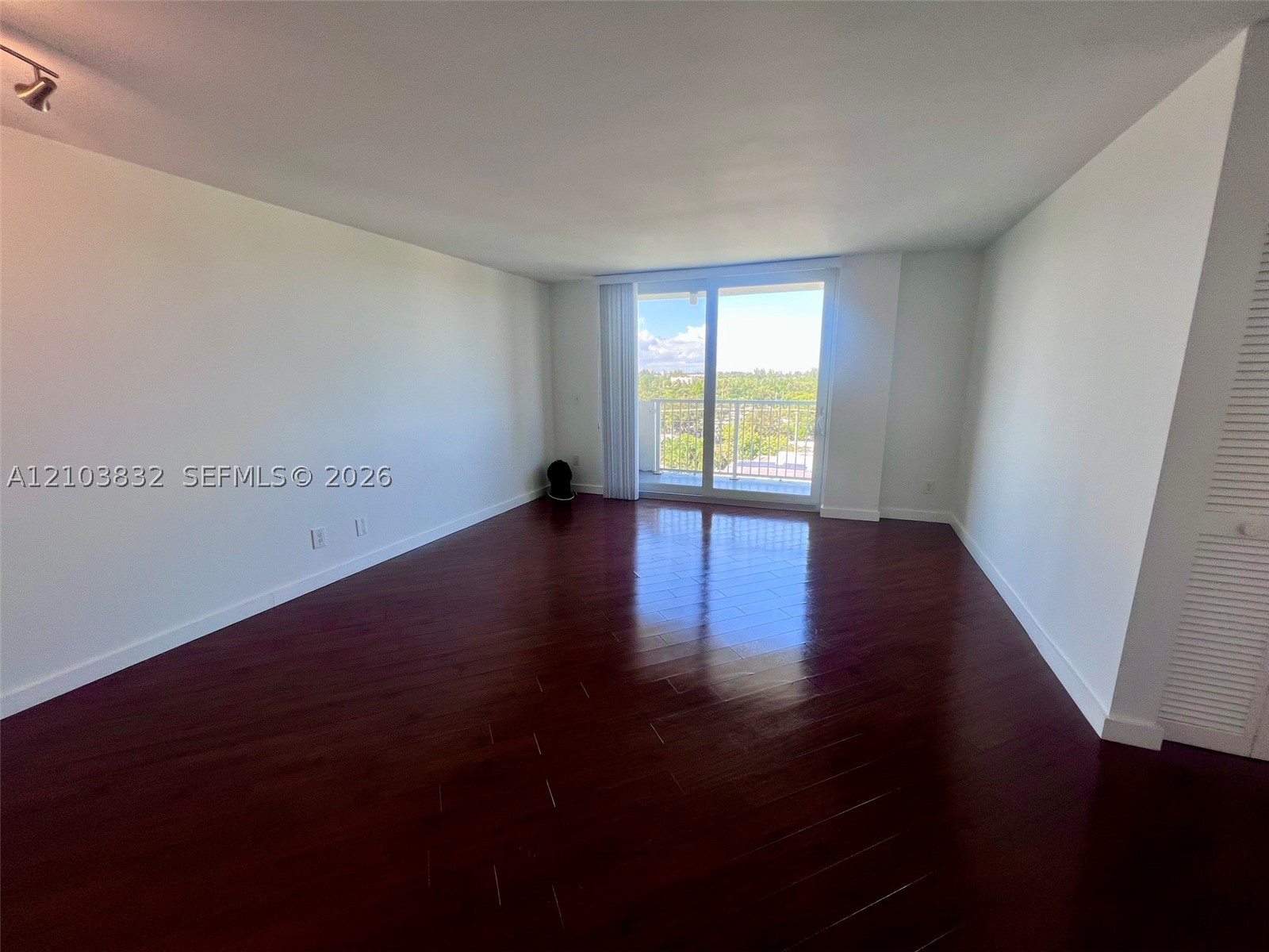 2020 NE 135th St #810, North Miami FL 33181