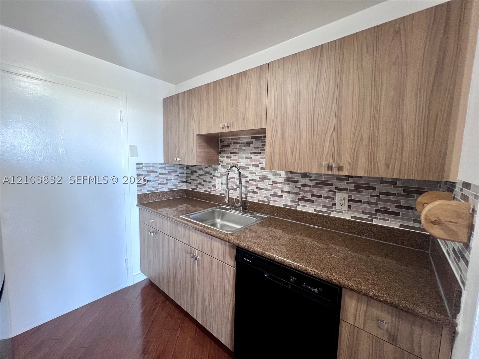 2020 NE 135th St #810, North Miami FL 33181