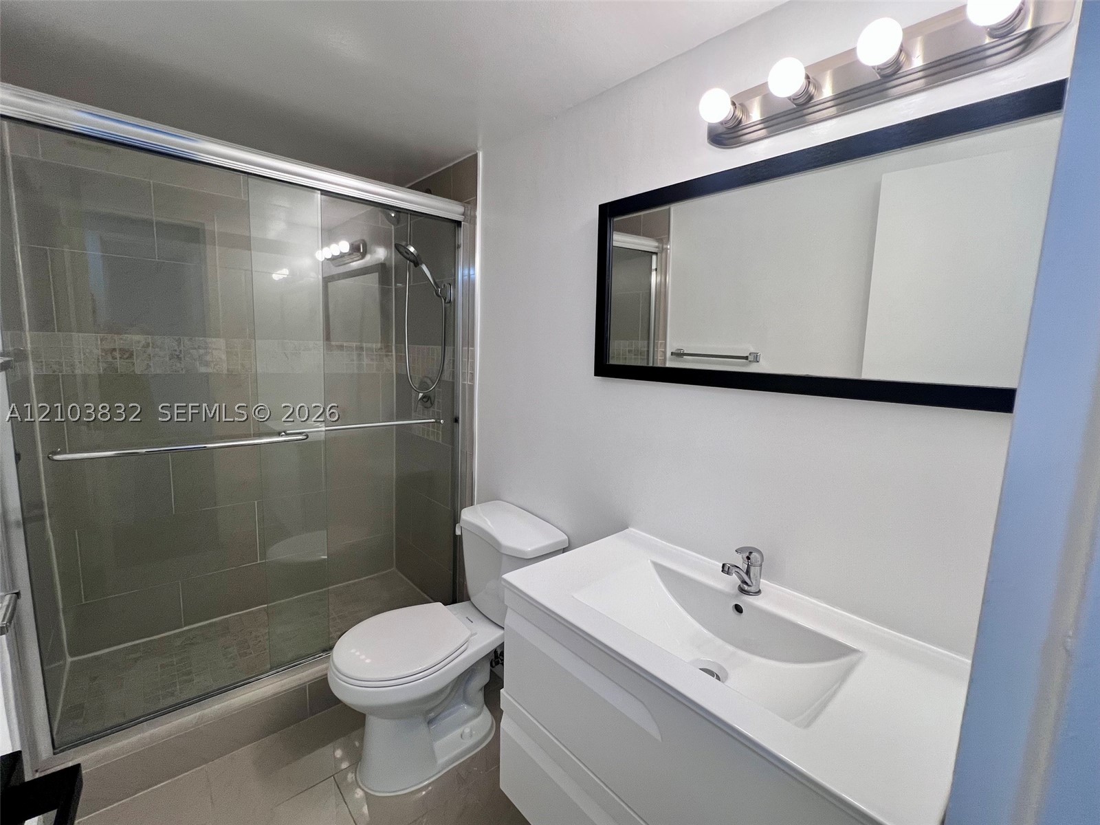 2020 NE 135th St #810, North Miami FL 33181