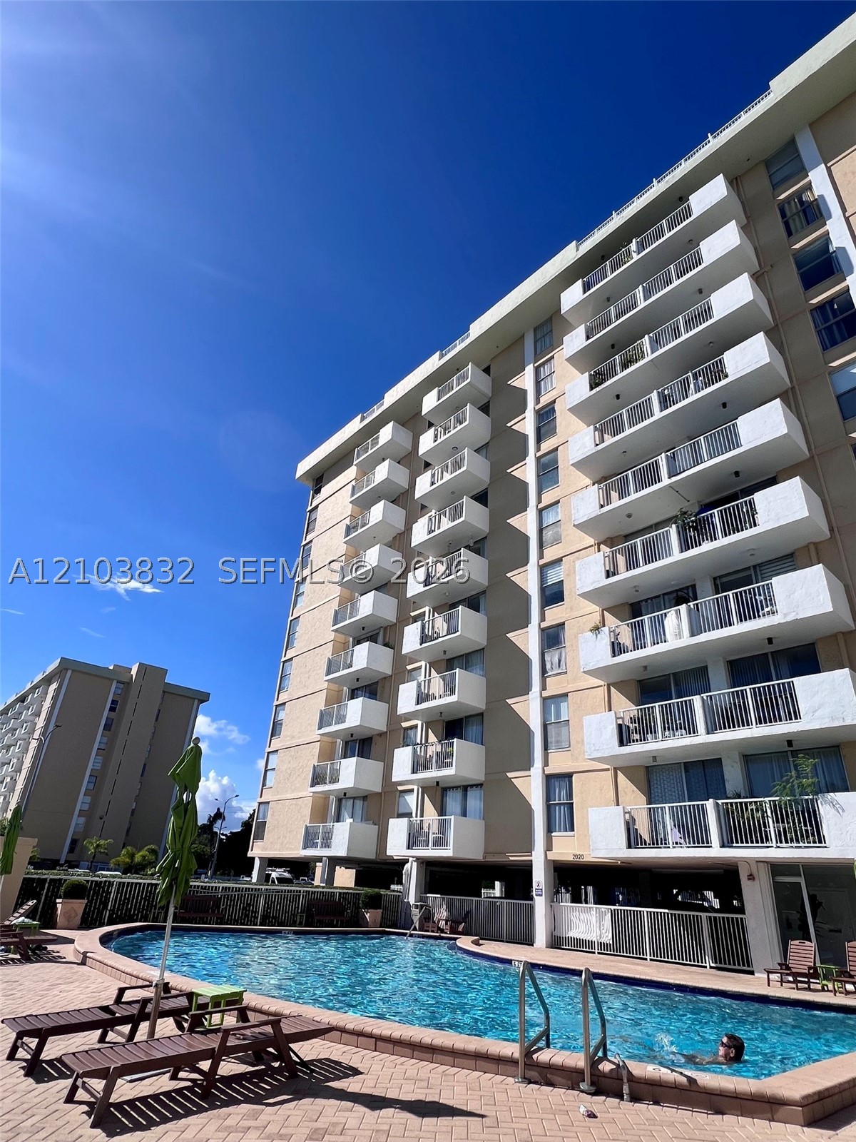 2020 NE 135th St #810, North Miami FL 33181
