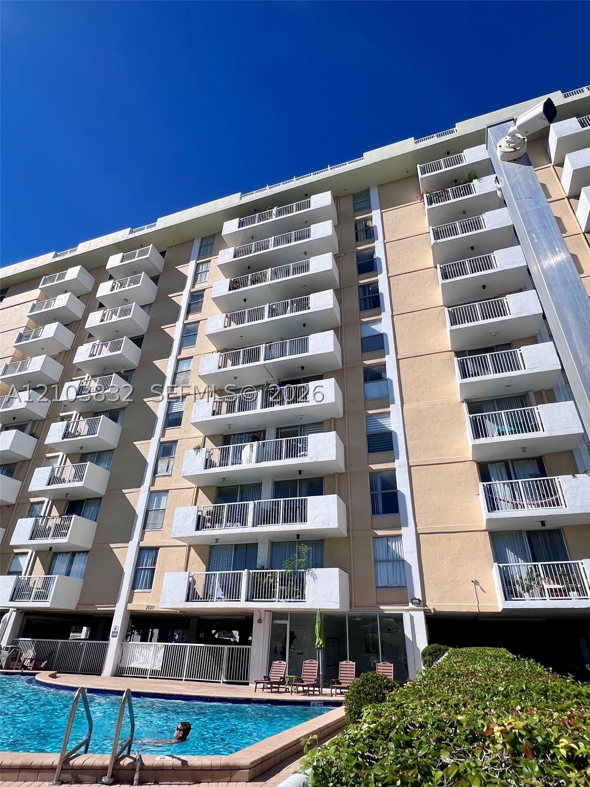 2020 NE 135th St #810, North Miami FL 33181