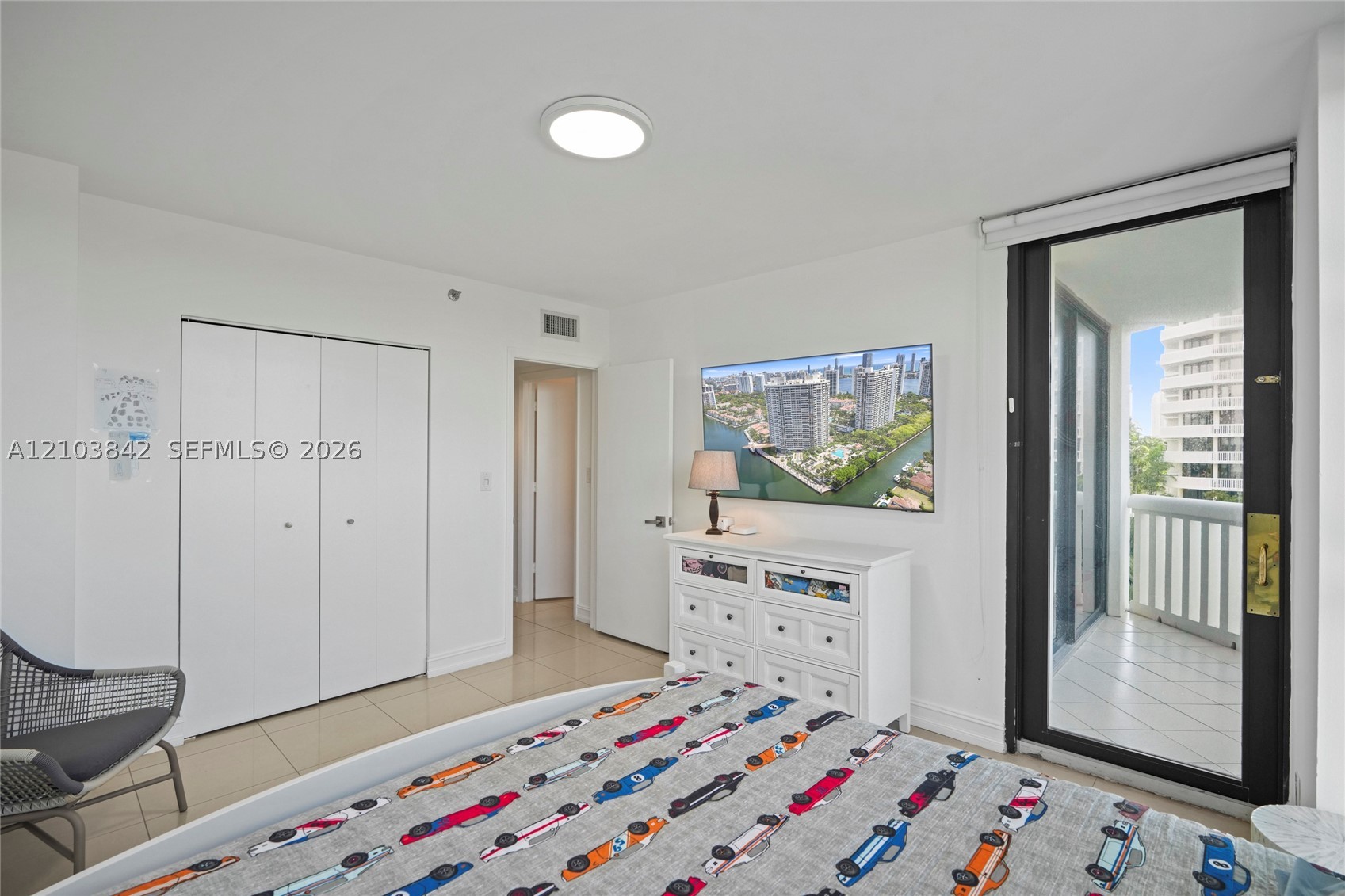 1000 W Island Blvd #504, Aventura FL 33160