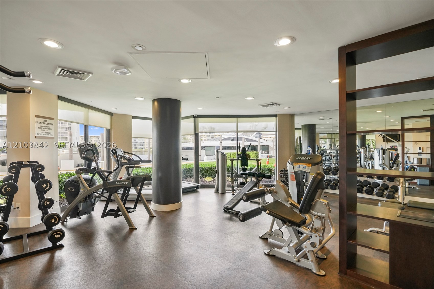 1000 W Island Blvd #504, Aventura FL 33160