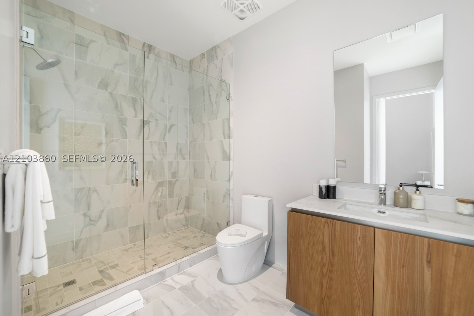 1400 Biscayne Boulevard #4902, Miami FL 33132