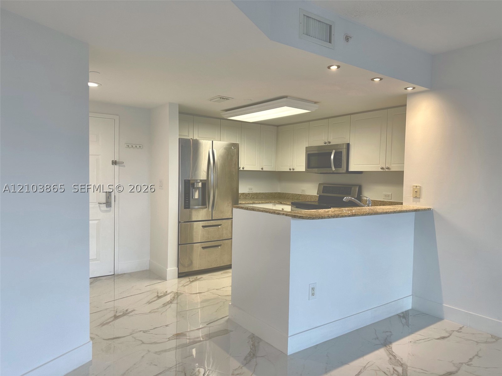 19501 W Country Club Dr #406, Aventura FL 33180