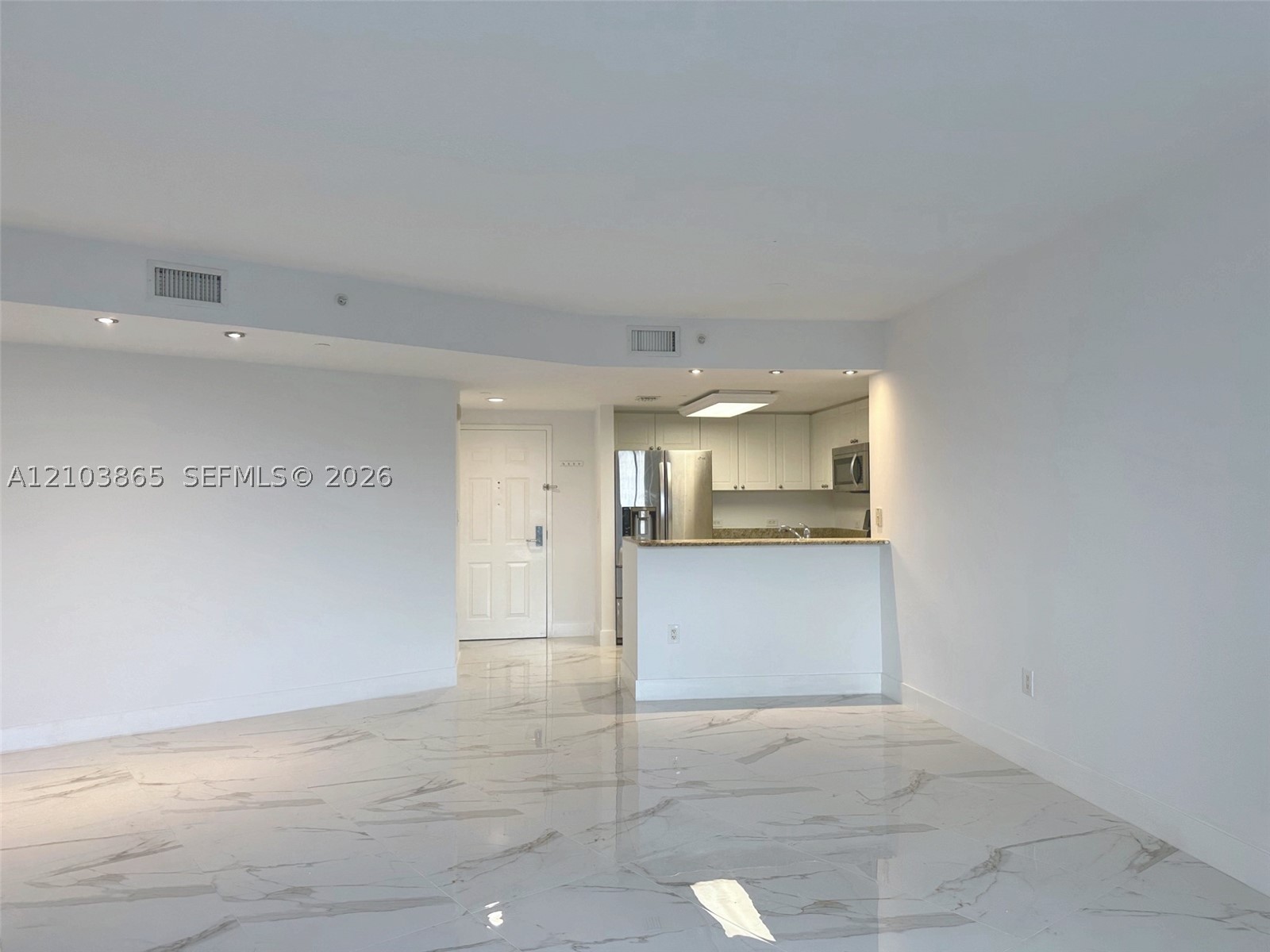 19501 W Country Club Dr #406, Aventura FL 33180