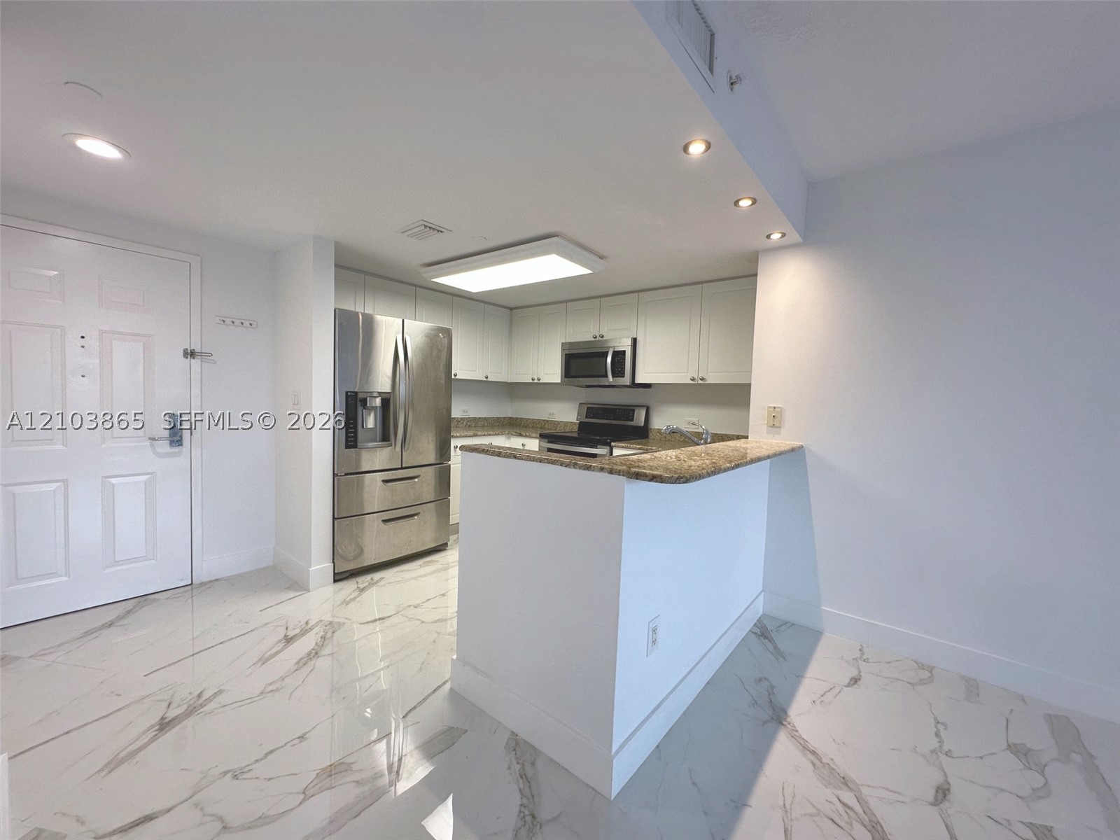 19501 W Country Club Dr #406, Aventura FL 33180