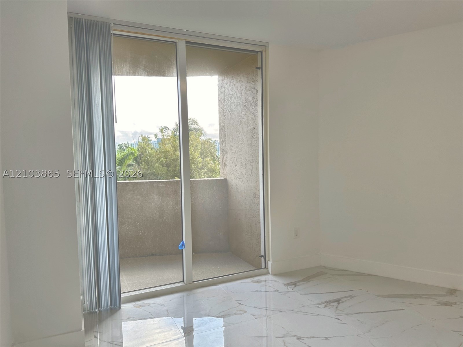19501 W Country Club Dr #406, Aventura FL 33180