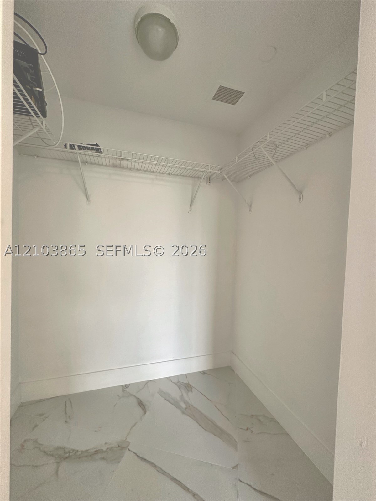19501 W Country Club Dr #406, Aventura FL 33180
