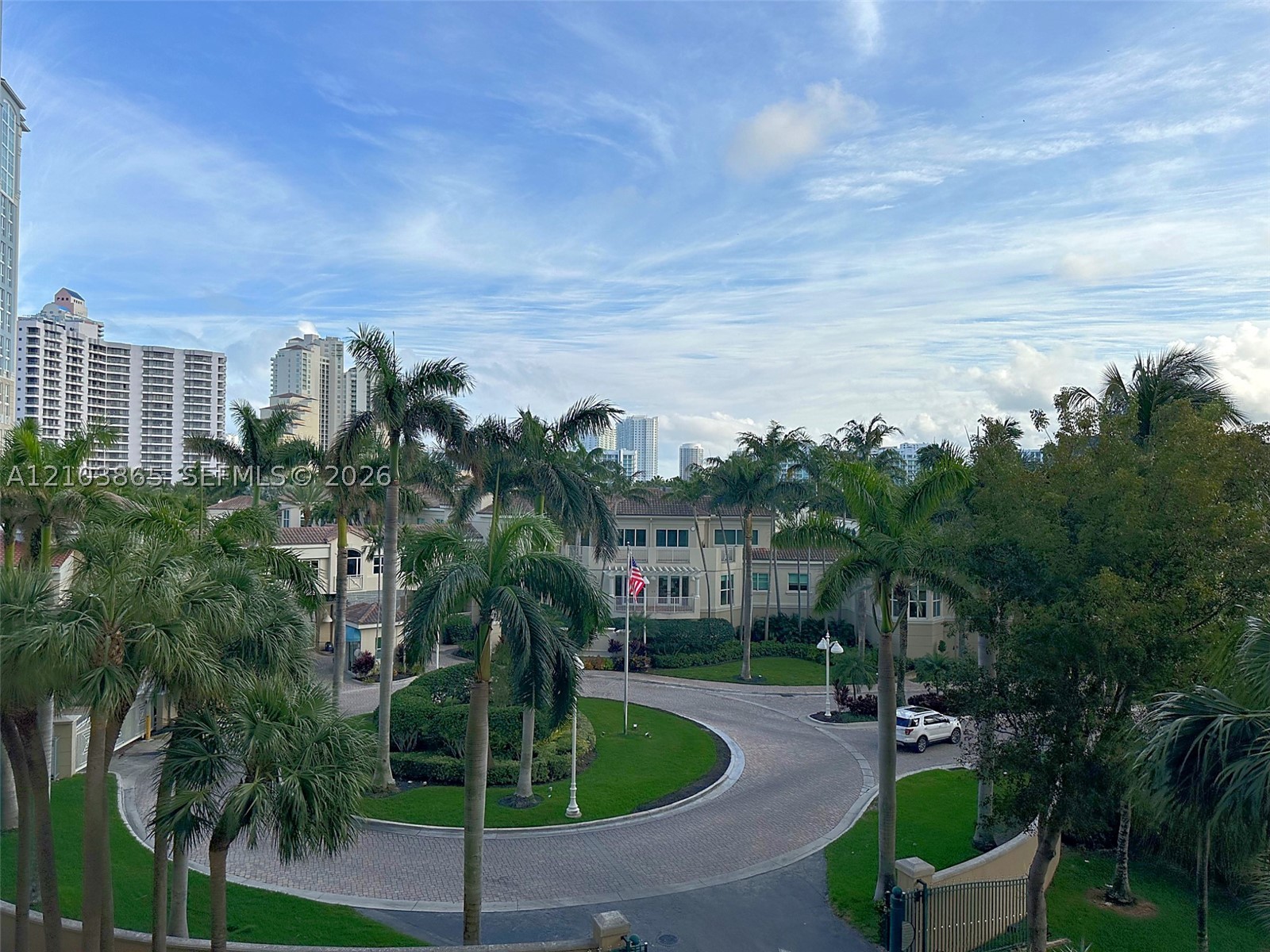 19501 W Country Club Dr #406, Aventura FL 33180