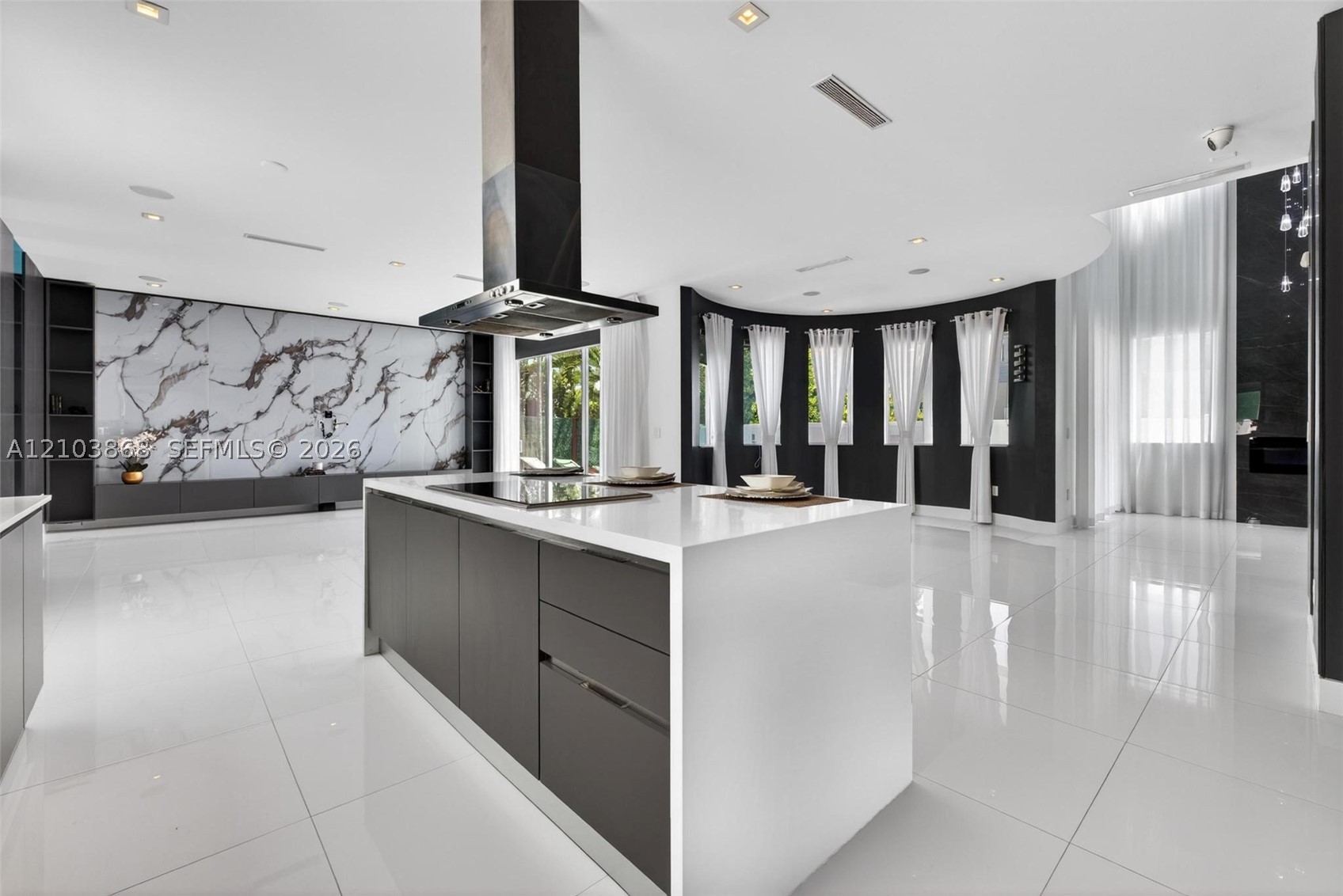 10431 NW 68th Ter, Doral FL 33178