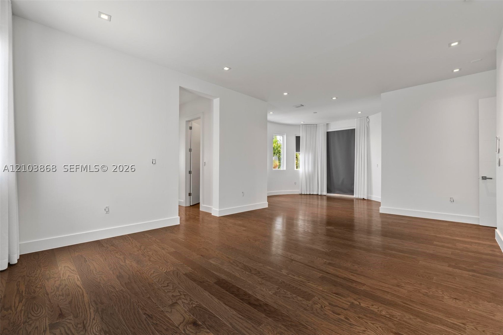 10431 NW 68th Ter, Doral FL 33178