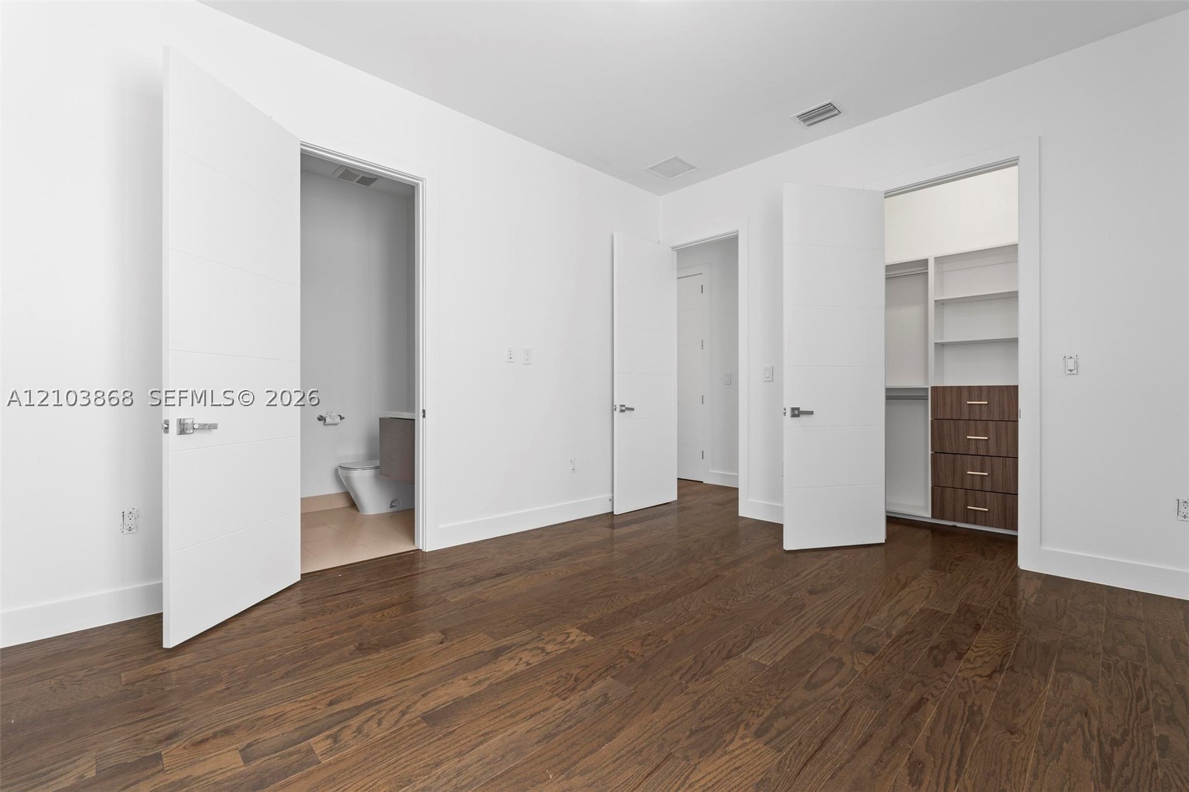 10431 NW 68th Ter, Doral FL 33178
