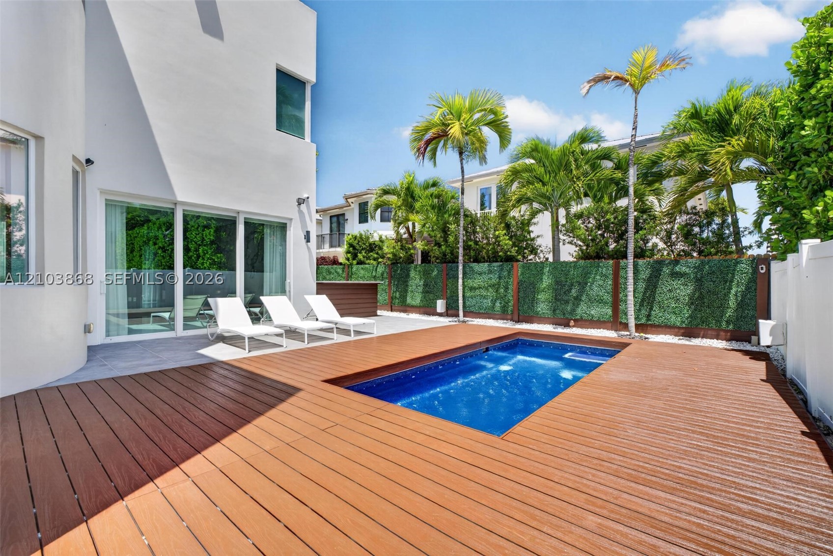 10431 NW 68th Ter, Doral FL 33178