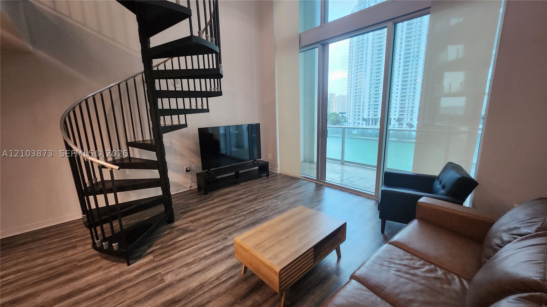 300 S Biscayne Blvd #L-808, Miami FL 33131
