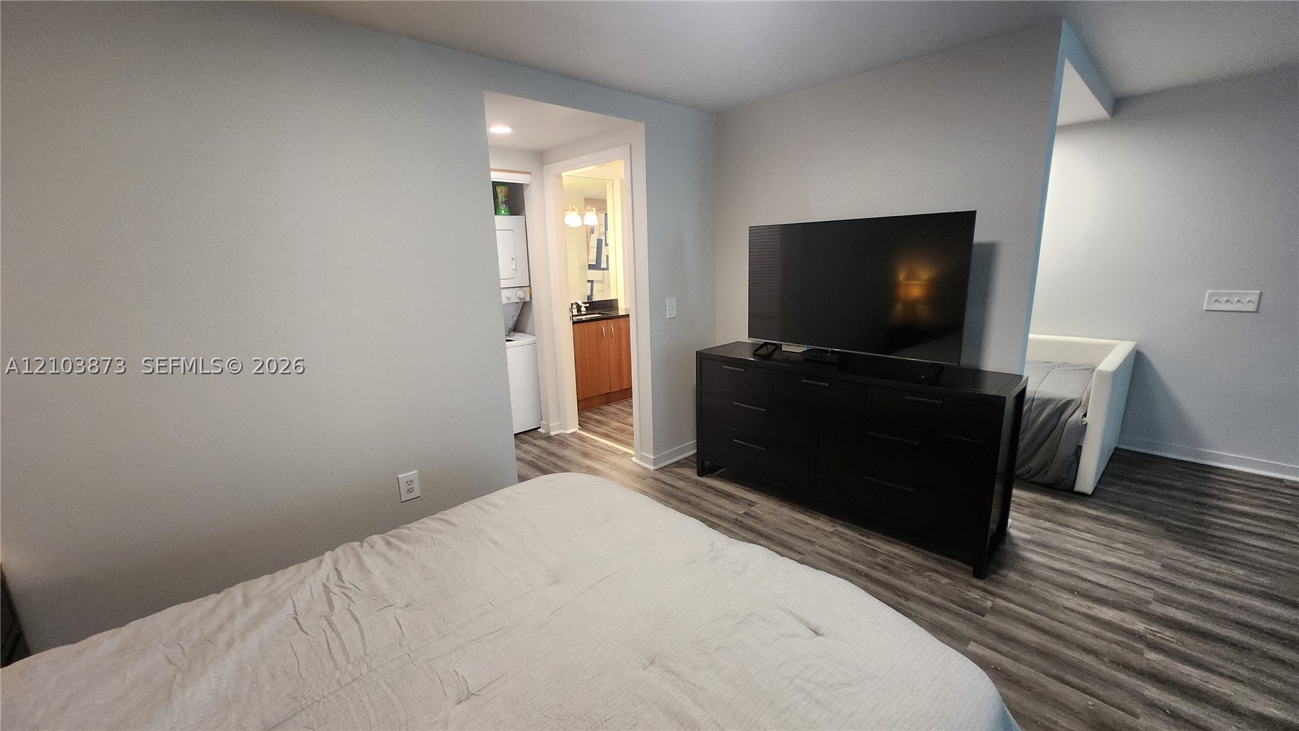 300 S Biscayne Blvd #L-808, Miami FL 33131