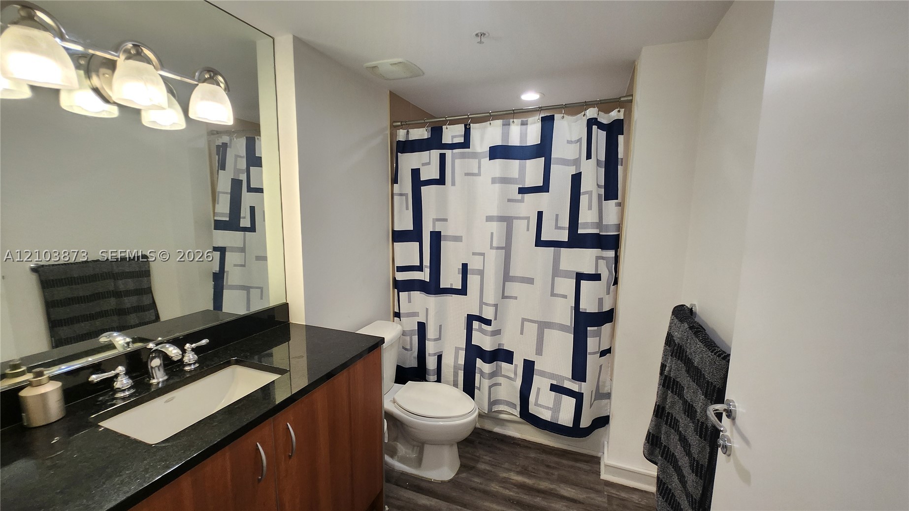 300 S Biscayne Blvd #L-808, Miami FL 33131