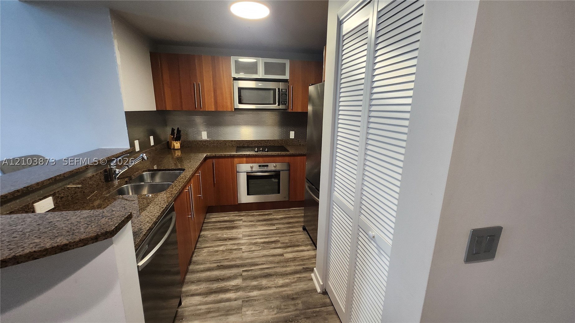 300 S Biscayne Blvd #L-808, Miami FL 33131