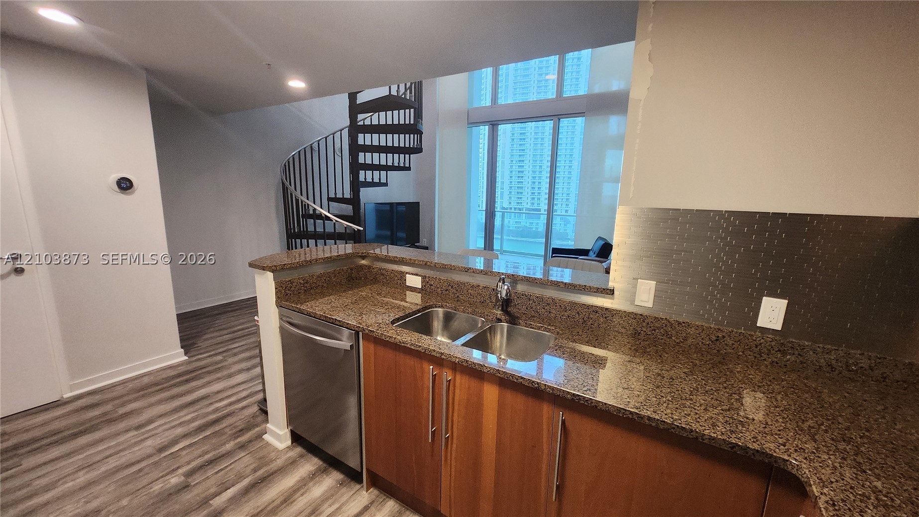 300 S Biscayne Blvd #L-808, Miami FL 33131