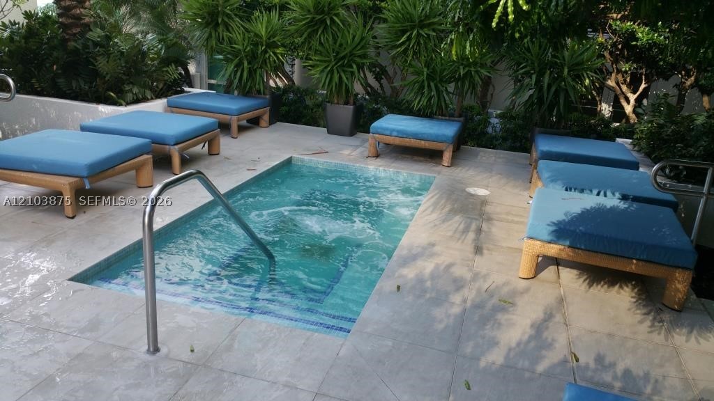 950 Brickell Bay Dr #4008, Miami FL 33131