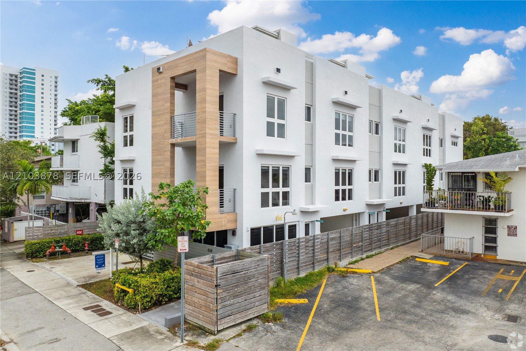 434 SW 10th St #b, Miami FL 33130