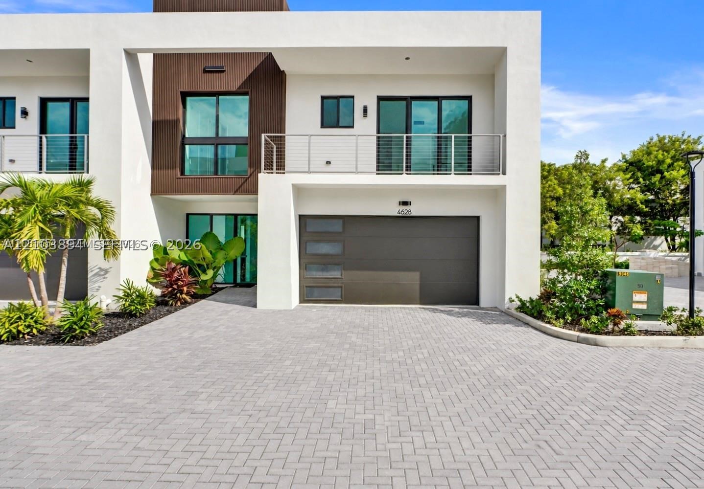 4648 SW 32 ND AVE #B-3, Dania Beach FL 33312