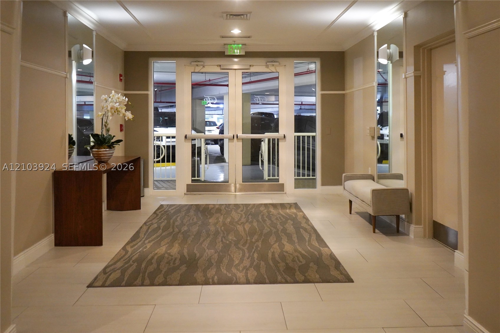 848 Brickell Key Dr #306, Miami FL 33131