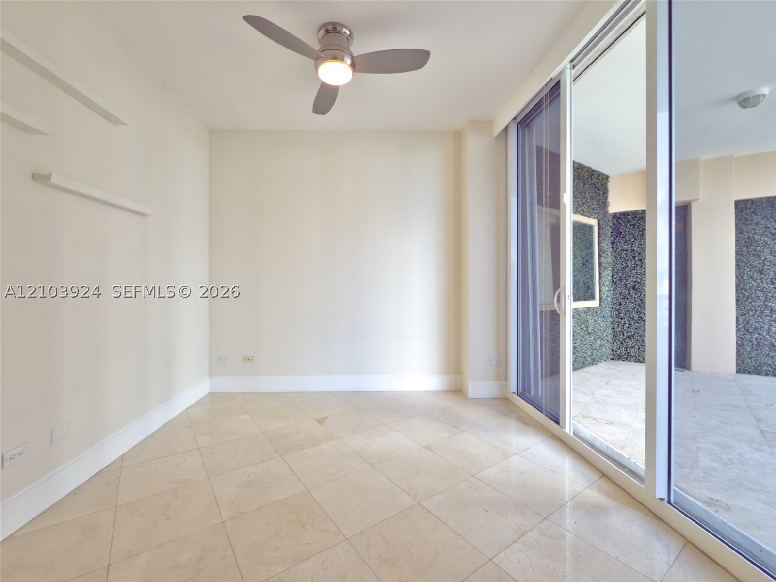 848 Brickell Key Dr #306, Miami FL 33131