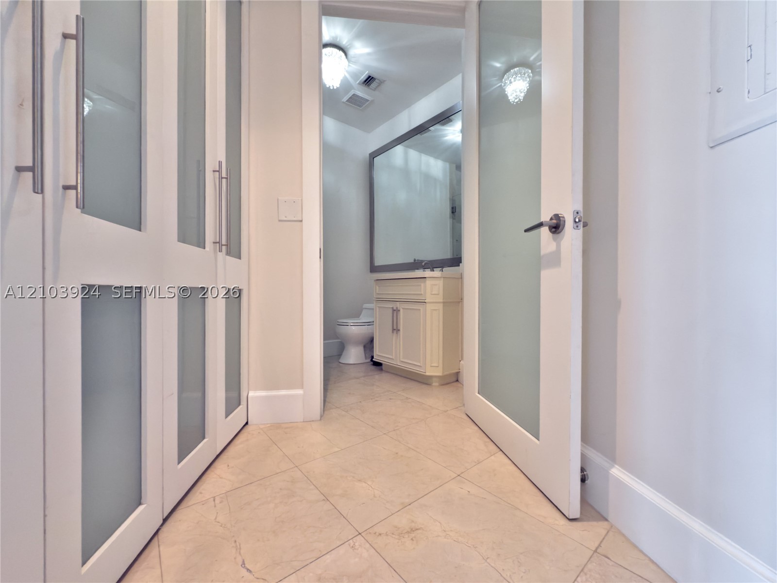 848 Brickell Key Dr #306, Miami FL 33131
