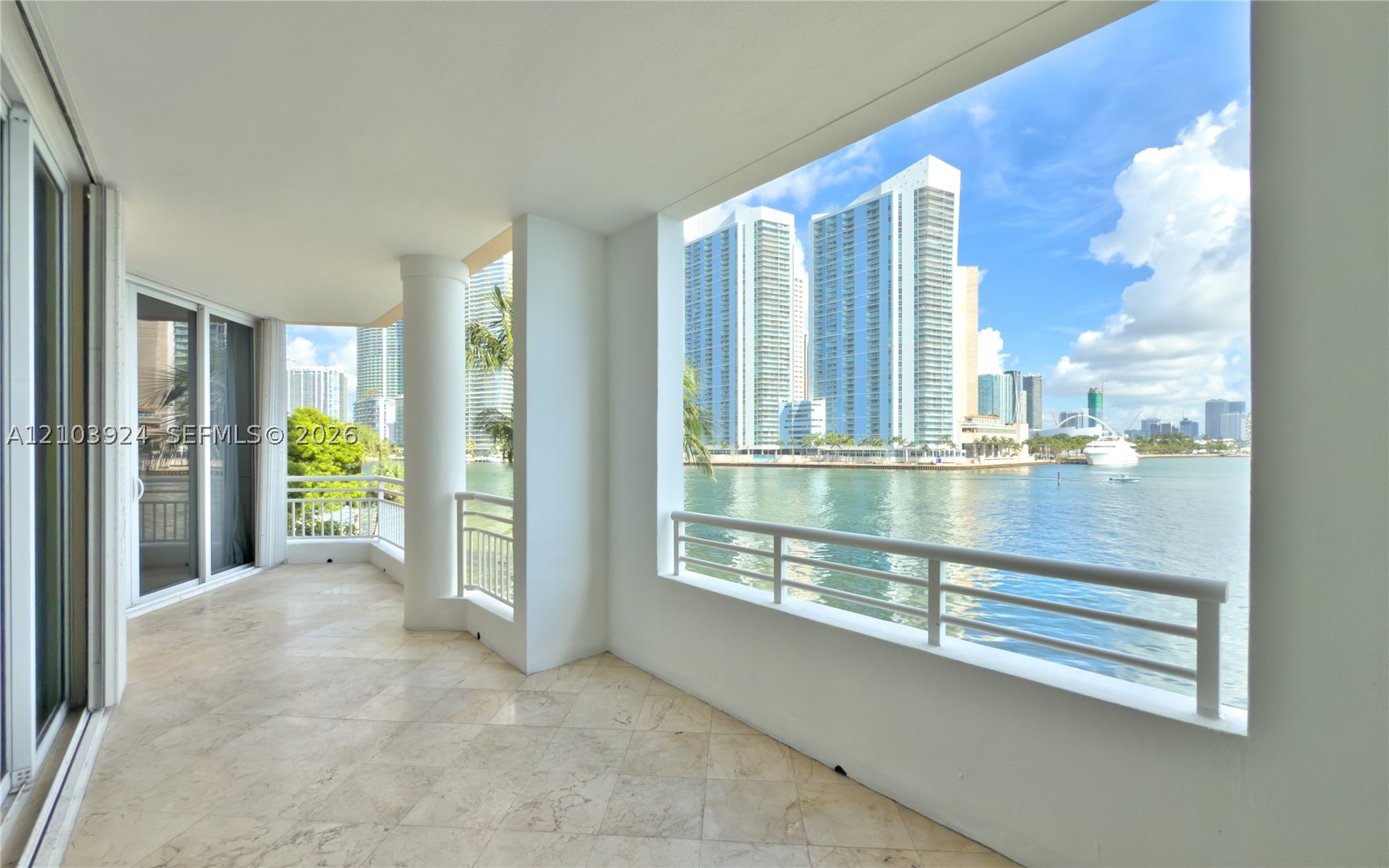 848 Brickell Key Dr #306, Miami FL 33131
