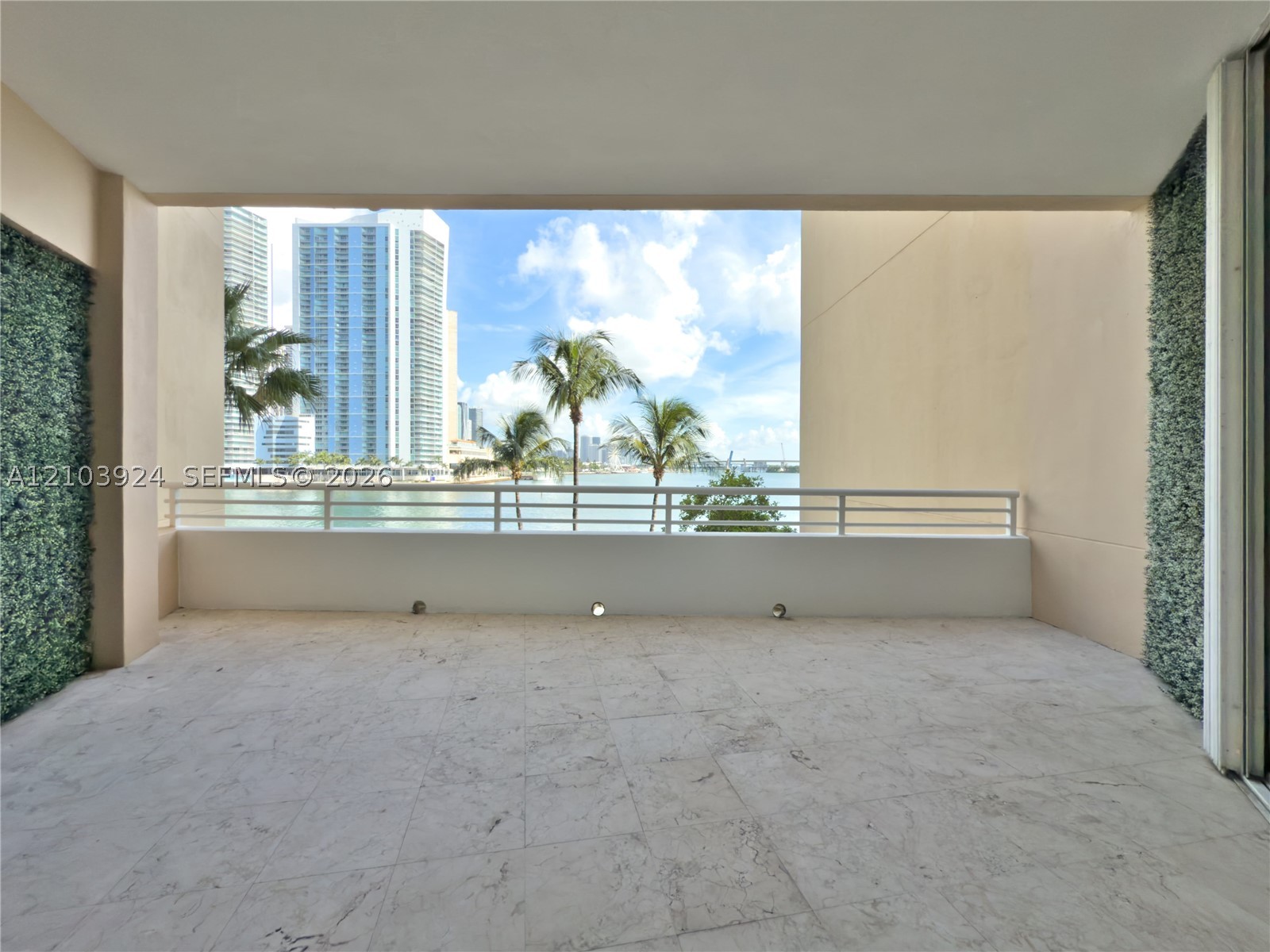848 Brickell Key Dr #306, Miami FL 33131