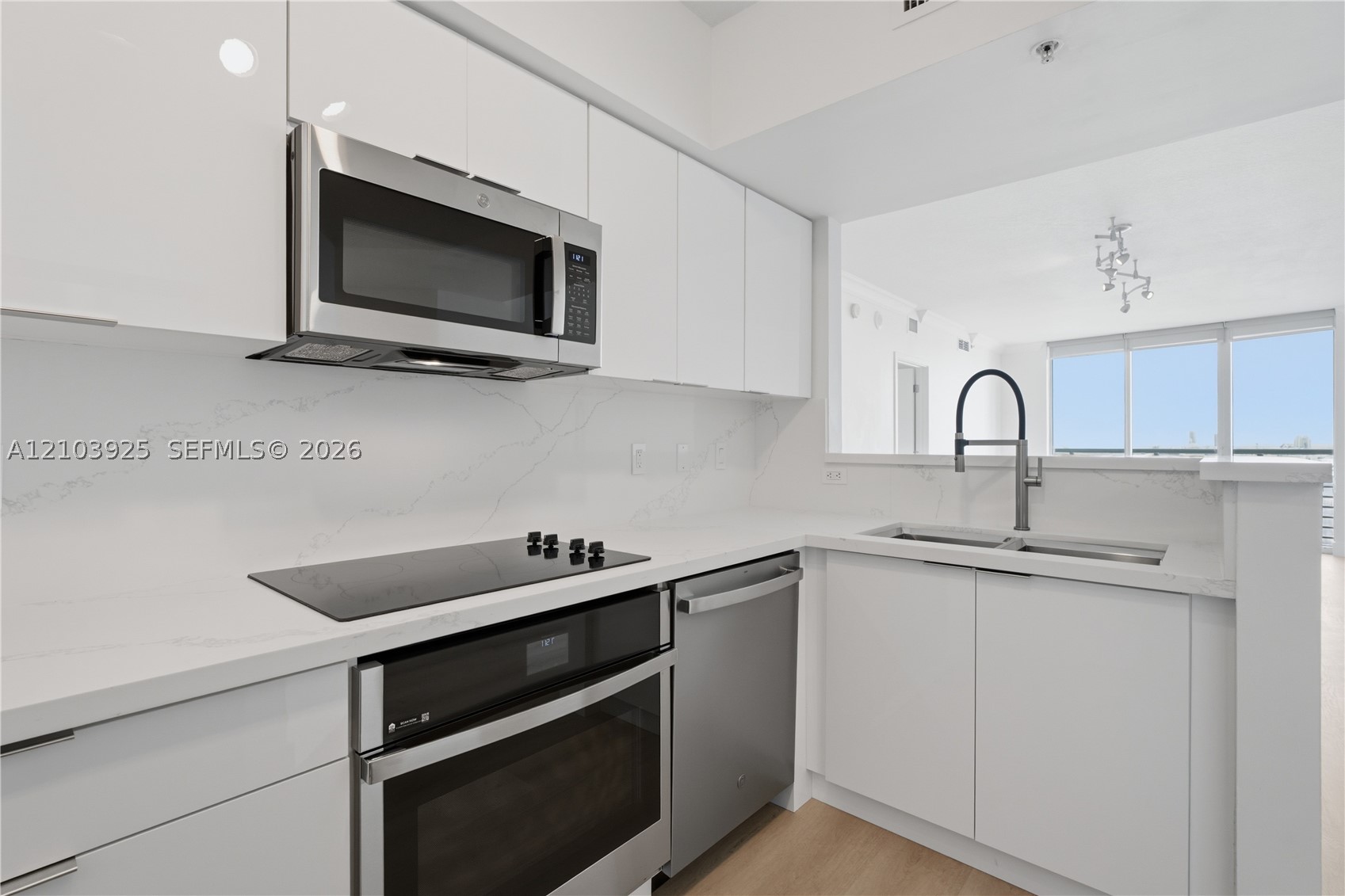 335 S Biscayne Blvd #2512, Miami FL 33131
